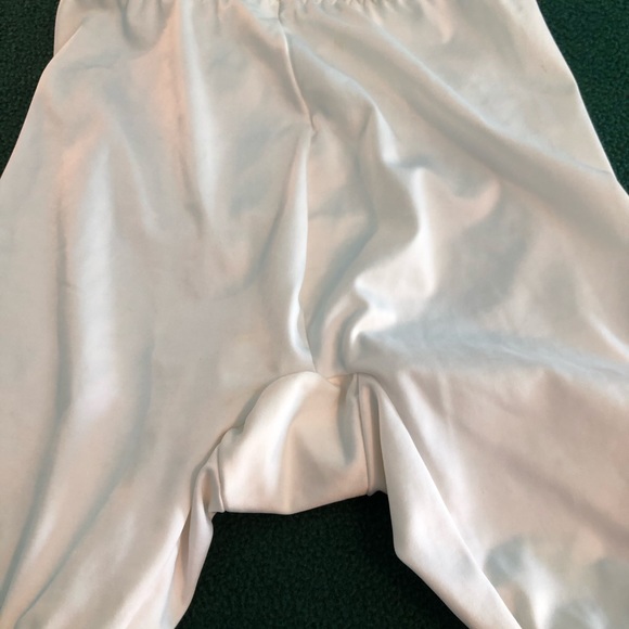 Whites women’s support - Picture 3 of 5